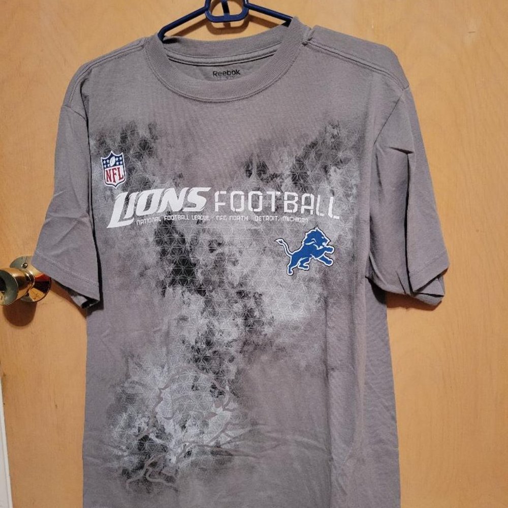 Light Gray Lions Short Sleeved Shirt - Size- Small